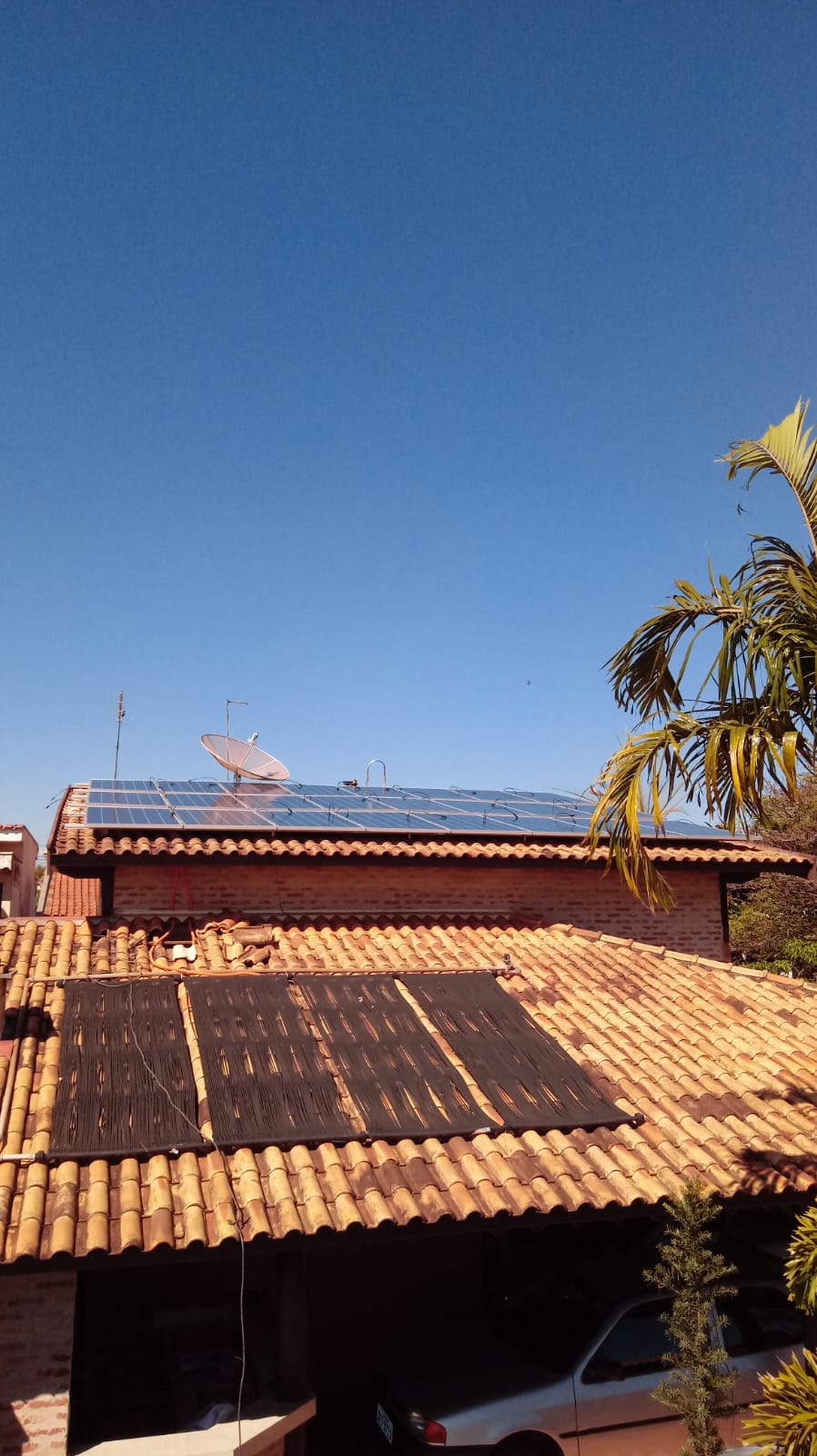 Sistema solar residencial com aquecedor solar